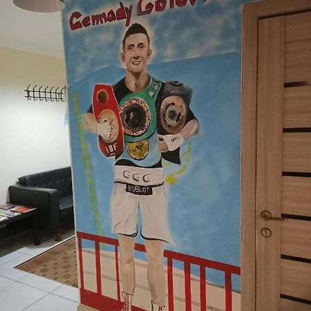 Ostello Makenty House Astana Esterno foto